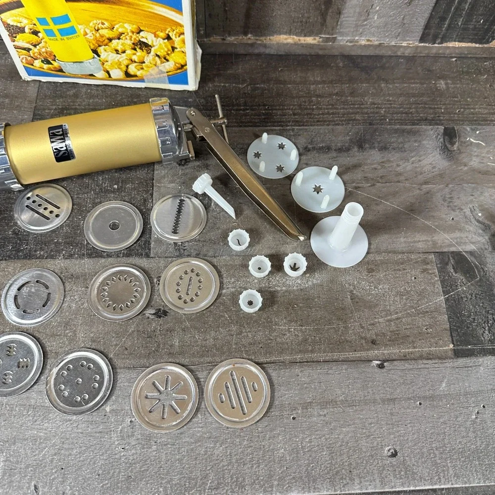 Vintage SAWA 2000 Deluxe Metal Cookie Press Decorator Gun w/Box Sweden